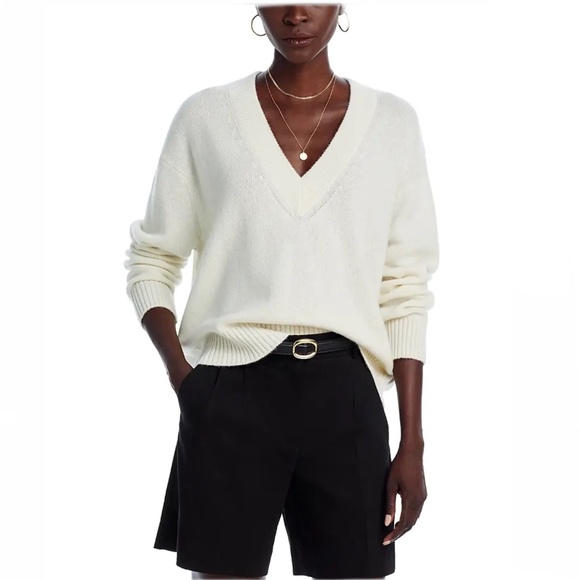 Aqua Cream V-Neck Sweater - Picture 3 of 8